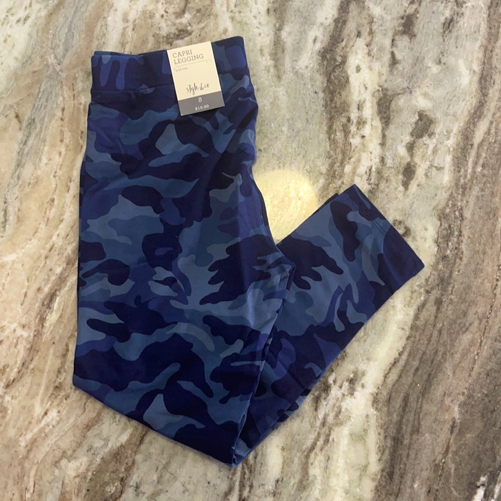 Navy Camo Capri Leggings